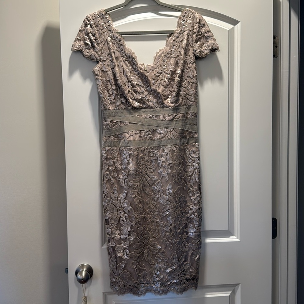 Tadashi Shoji Champagne Lace Sequin Dress Size 8